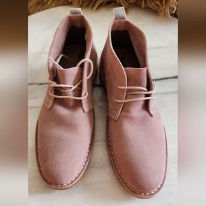 NWOT Soft Moc Suede Desert Boots Pink Size 8